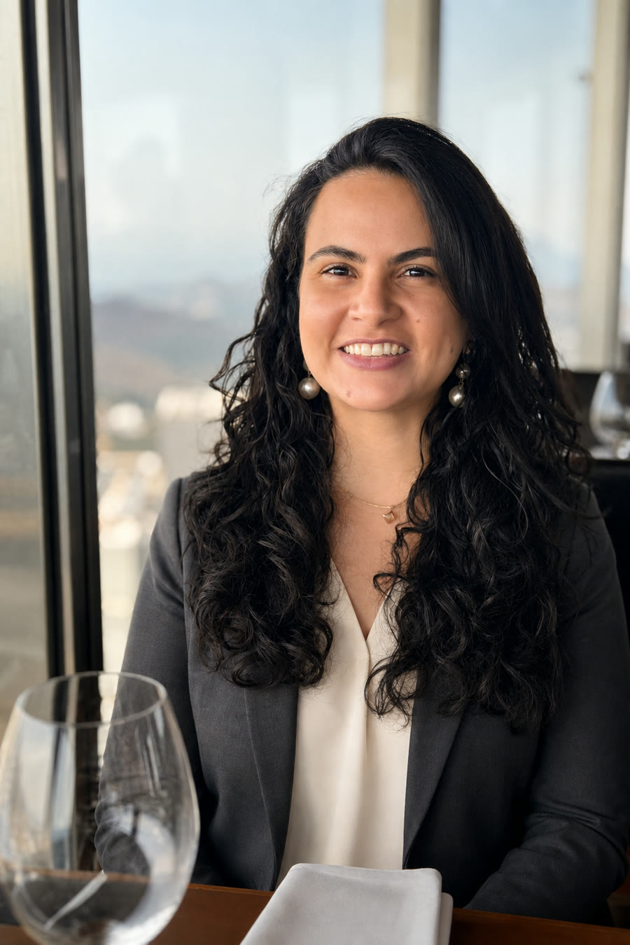 Carol Diana, consultora de estruturação de RH para PMEs, em retrato profissional